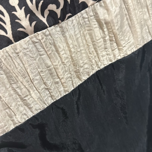 Elegant Black Cream champagne shower curtain Croft & barrow Kohl’s - Picture 3 of 5